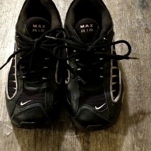 Nike air maxes